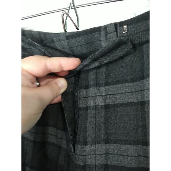 Lane Bryant Women 28S Grey Plaid Wide Leg Pockets Flat Front Dress Pant - Picture 6 of 11